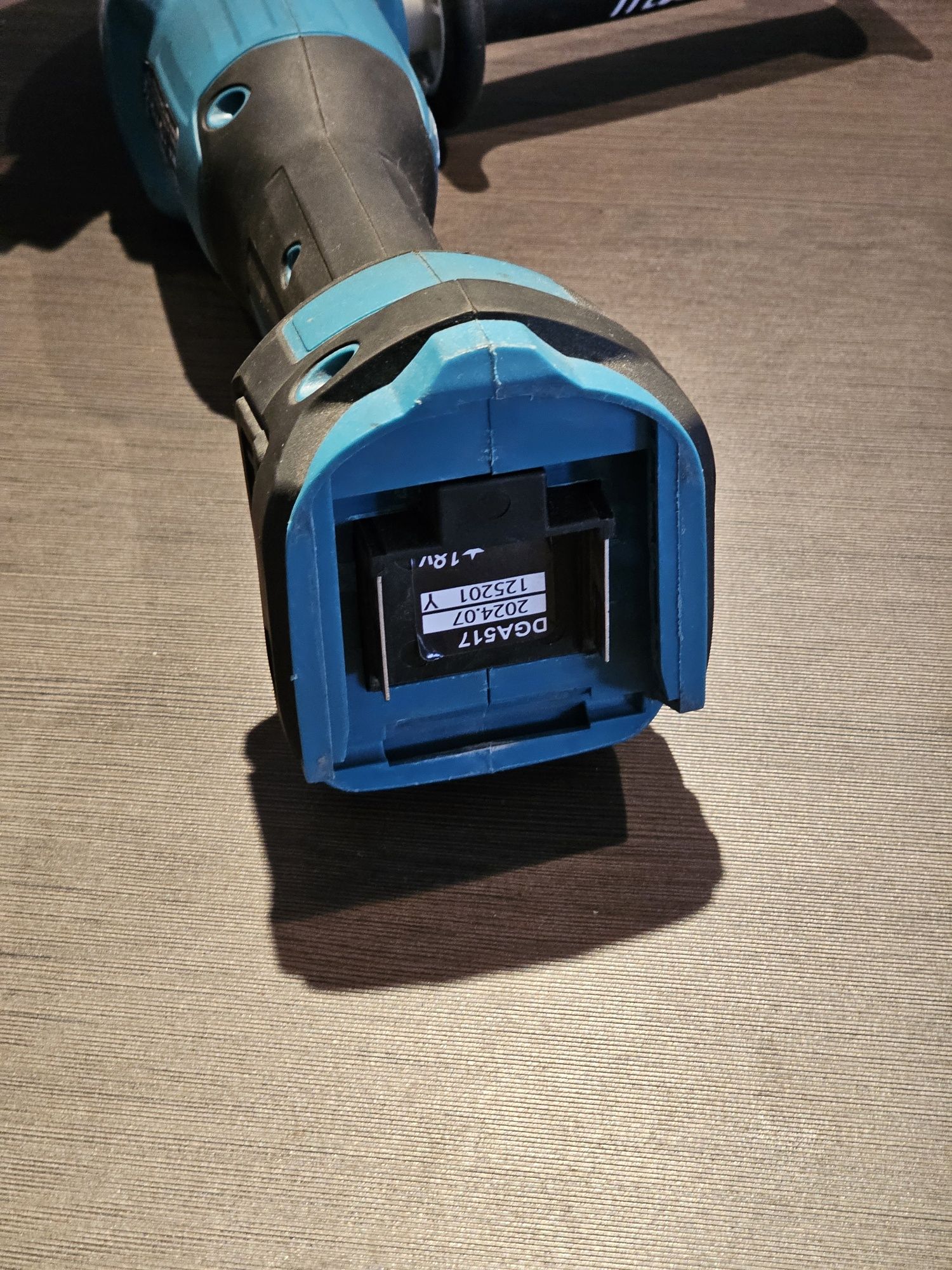 szlifierka akumulatorowa Makita DGA517 18V body