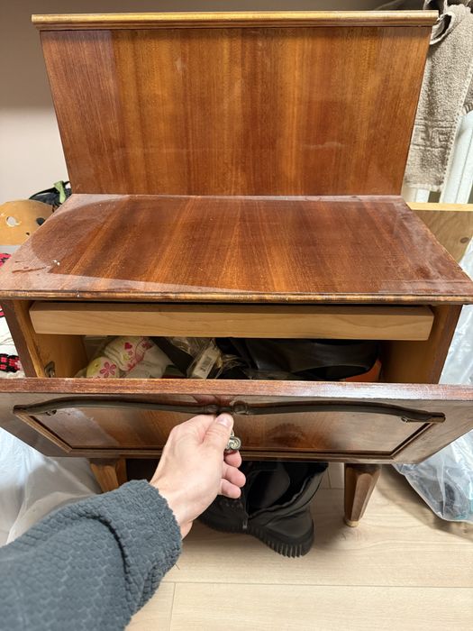 Приліжкова Тумба (Стан хороший) БЕЗКОШТОВНО