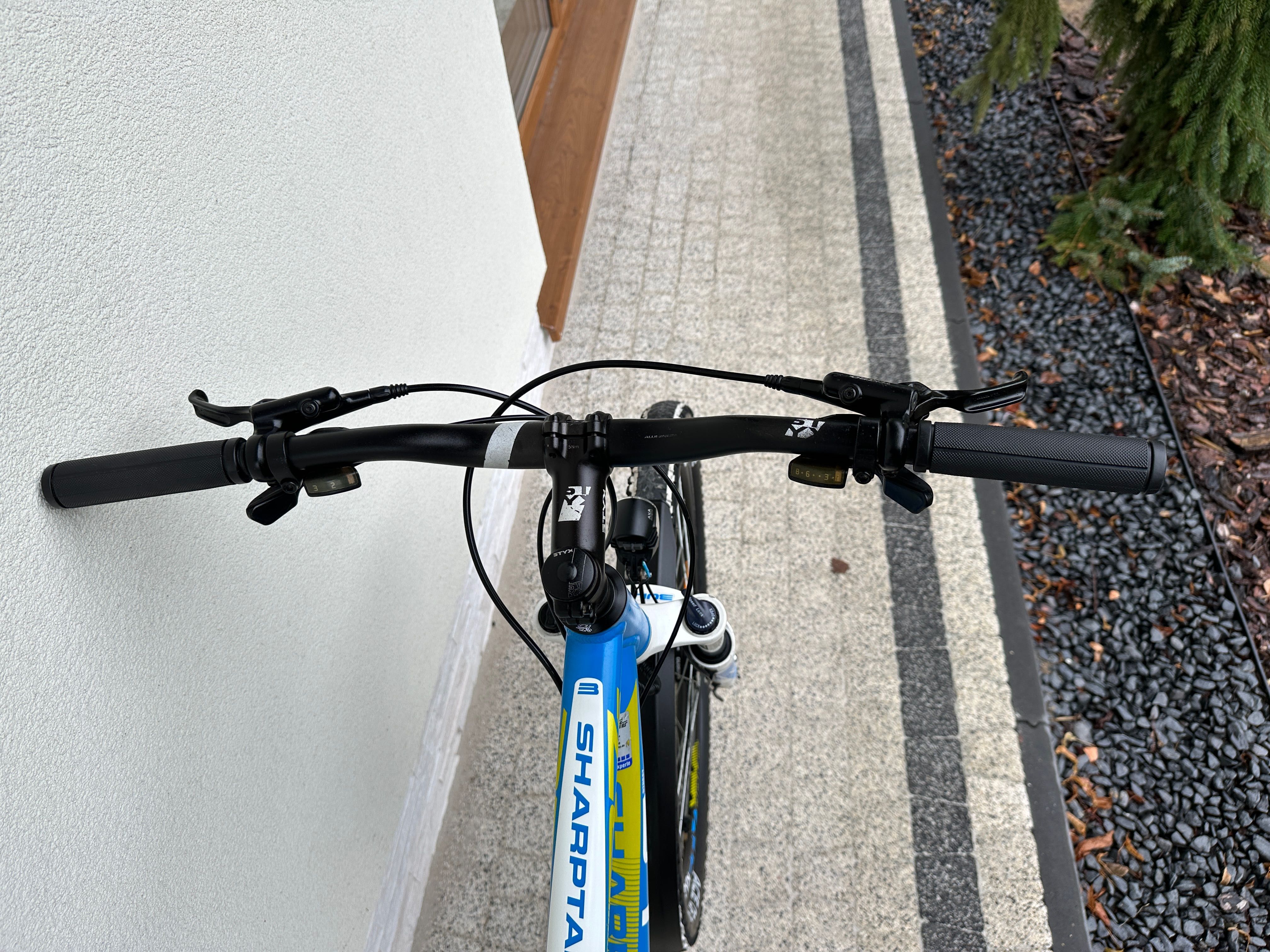 Rower BULLS - Mtb, koła 27,5, alu, ham hydrauliczne, prądnica w kole