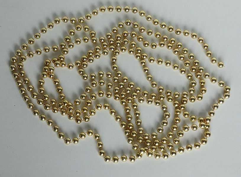 Koralikowy łańcuch na choinkę