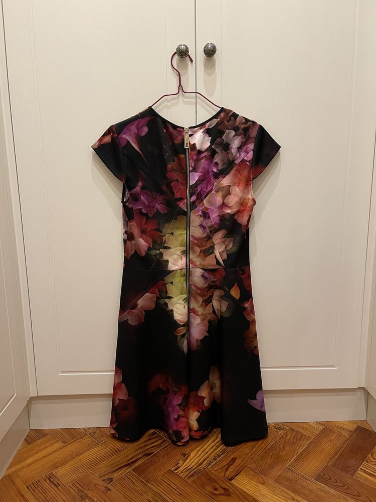 Vestido Ted Baker