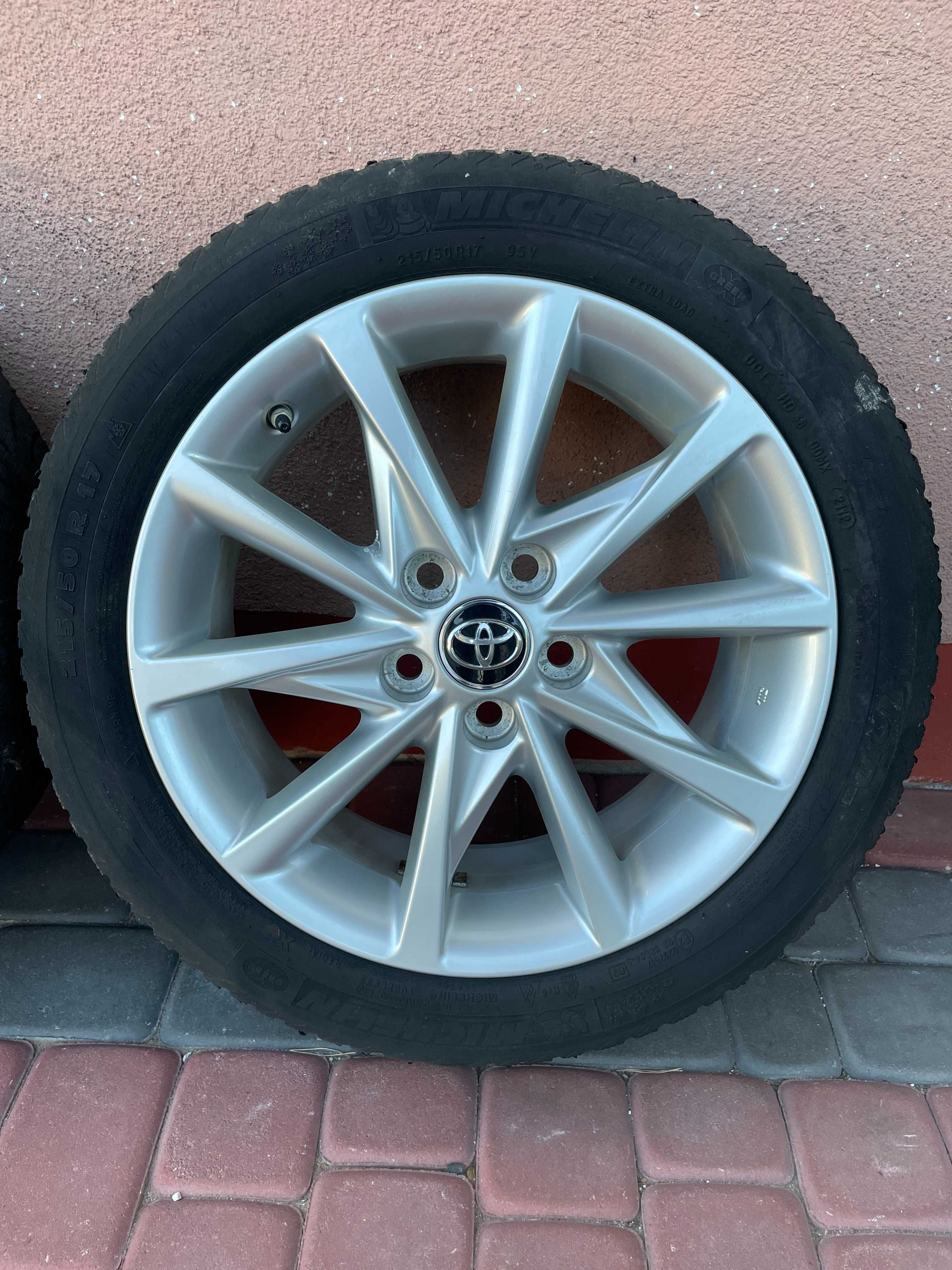 Komplet Felg Aluminiowych Toyota Auris Prius 17" 5x114,3 ET45 Oryginał