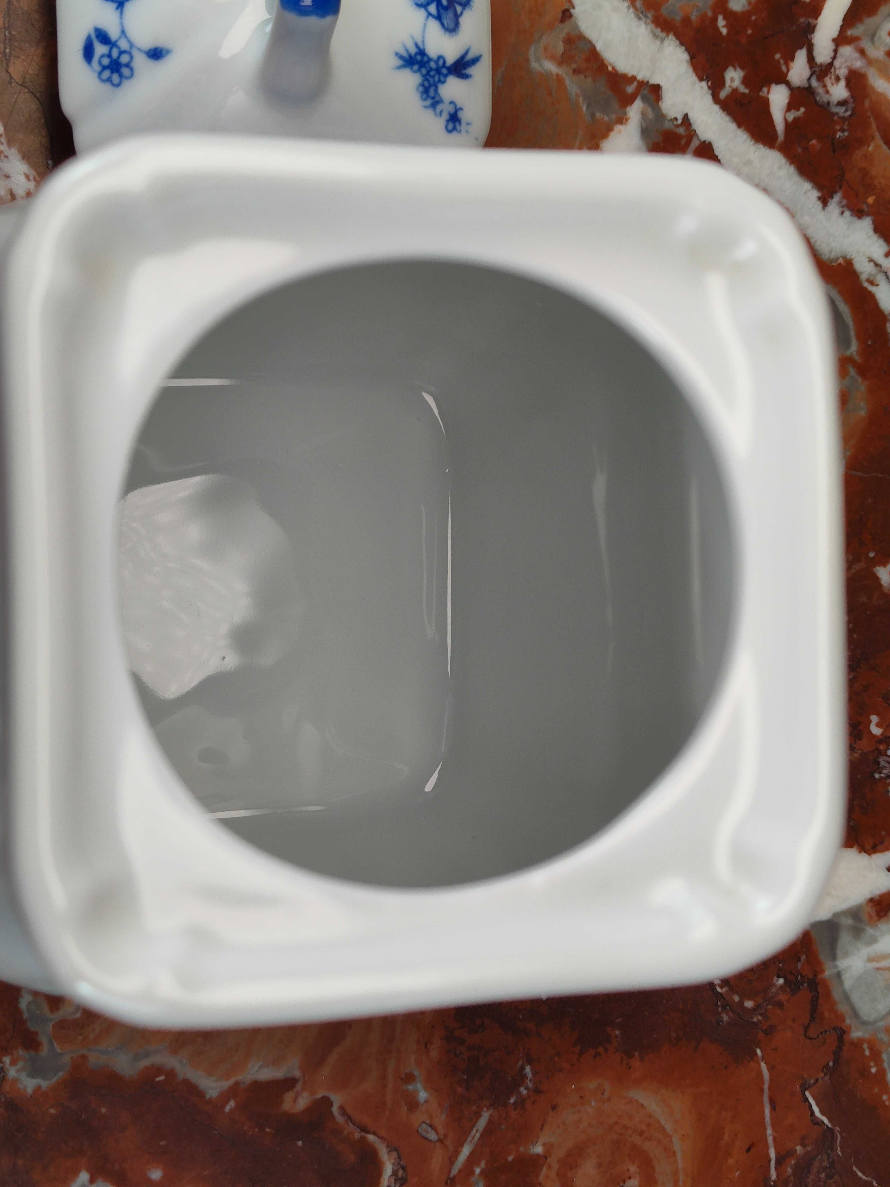 Śliczny duży porcelanowy pojemnik na sól - Wzór Cebulowy - 800 ml