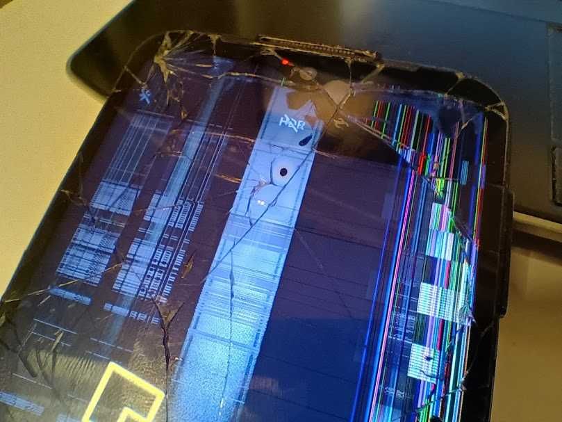 telefon Hammer blade 3 Smartfon 4/64 GB pęknięty ekran przedni i tylny