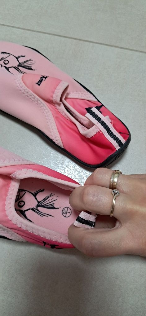 Buty do wody dla dziewczynki