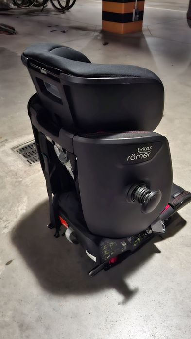 Fotelik samochodowy Britax & Romer Advansafix IV R Air Black 9-36Kg