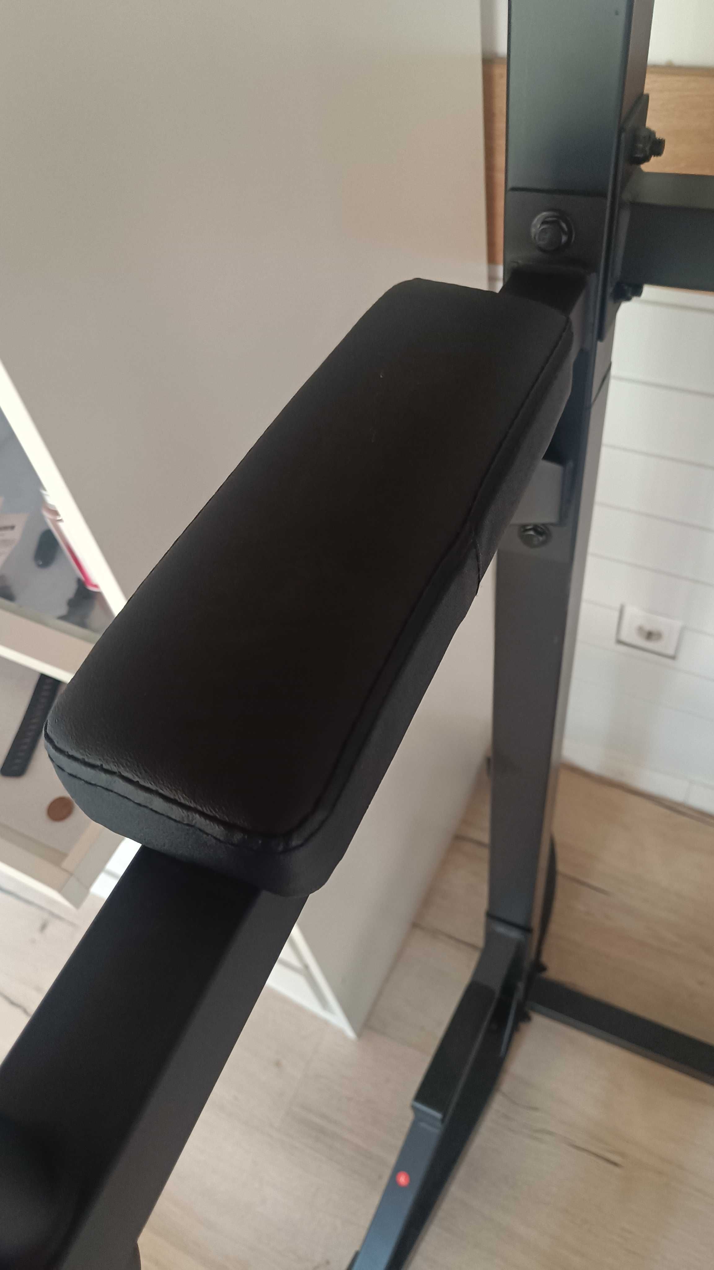 Máquina de musculação / banco romano