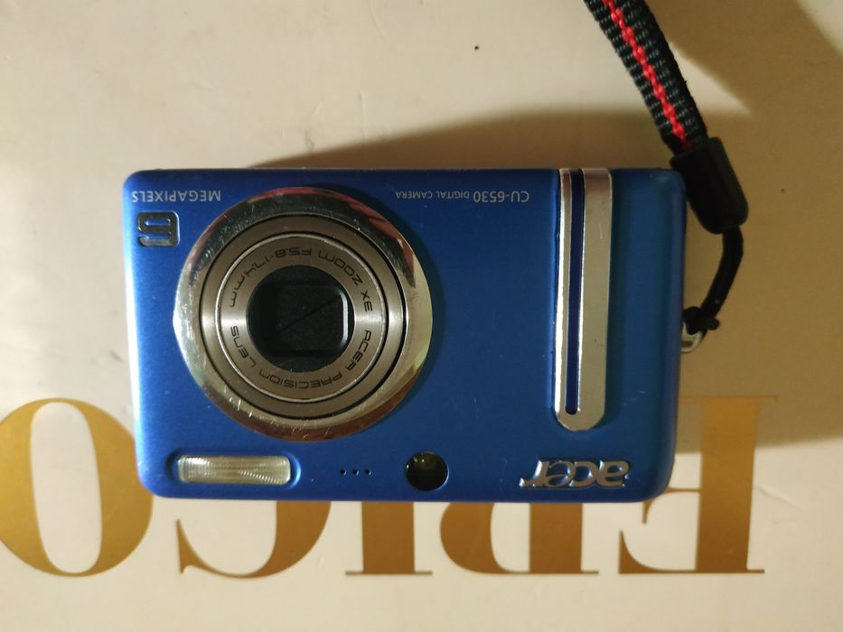 Цифровий фотоапарат ACER не робочий