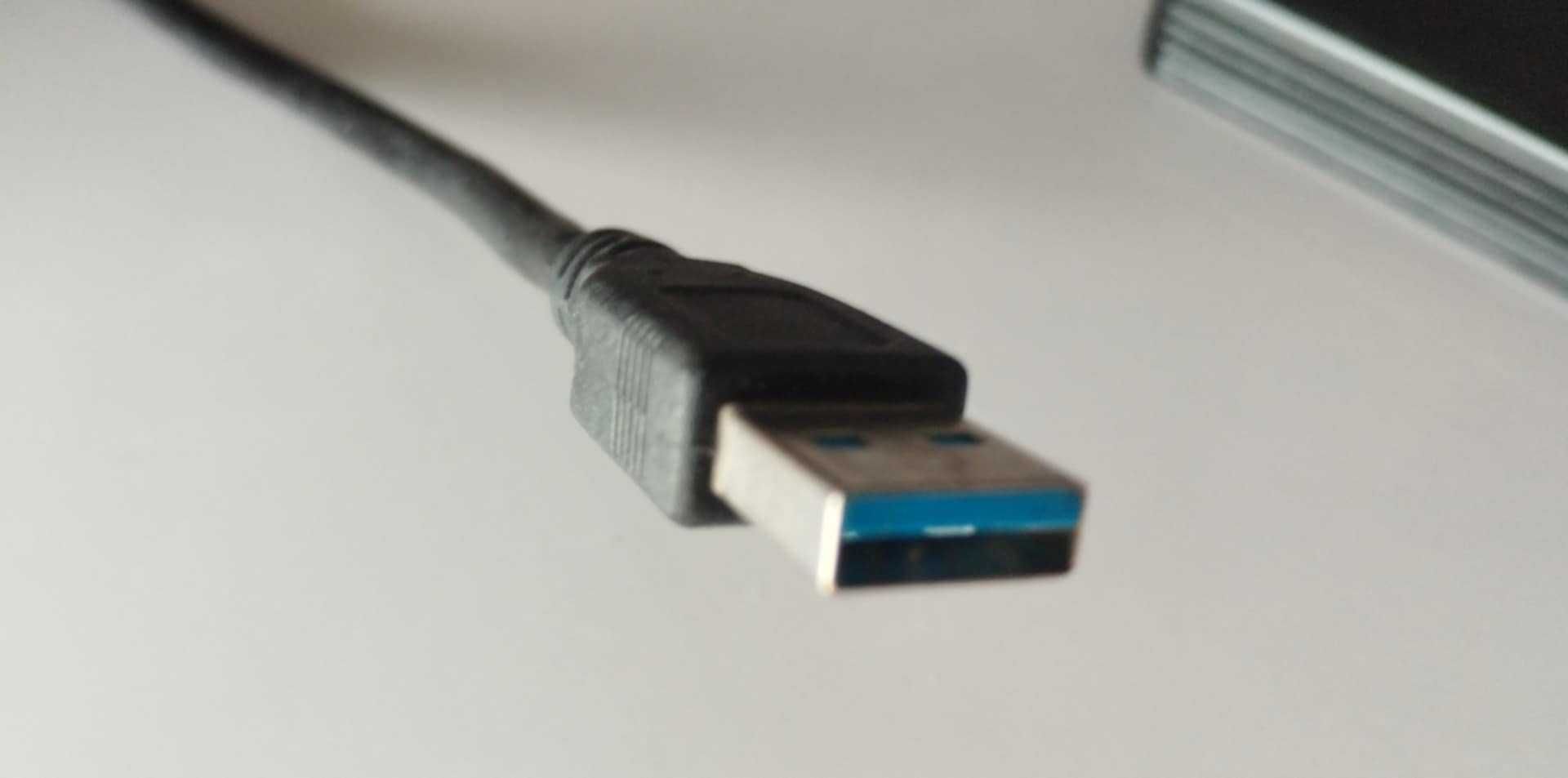 Disco rígido 110GB SATA 3.5" com adaptador USB - pronto a usar