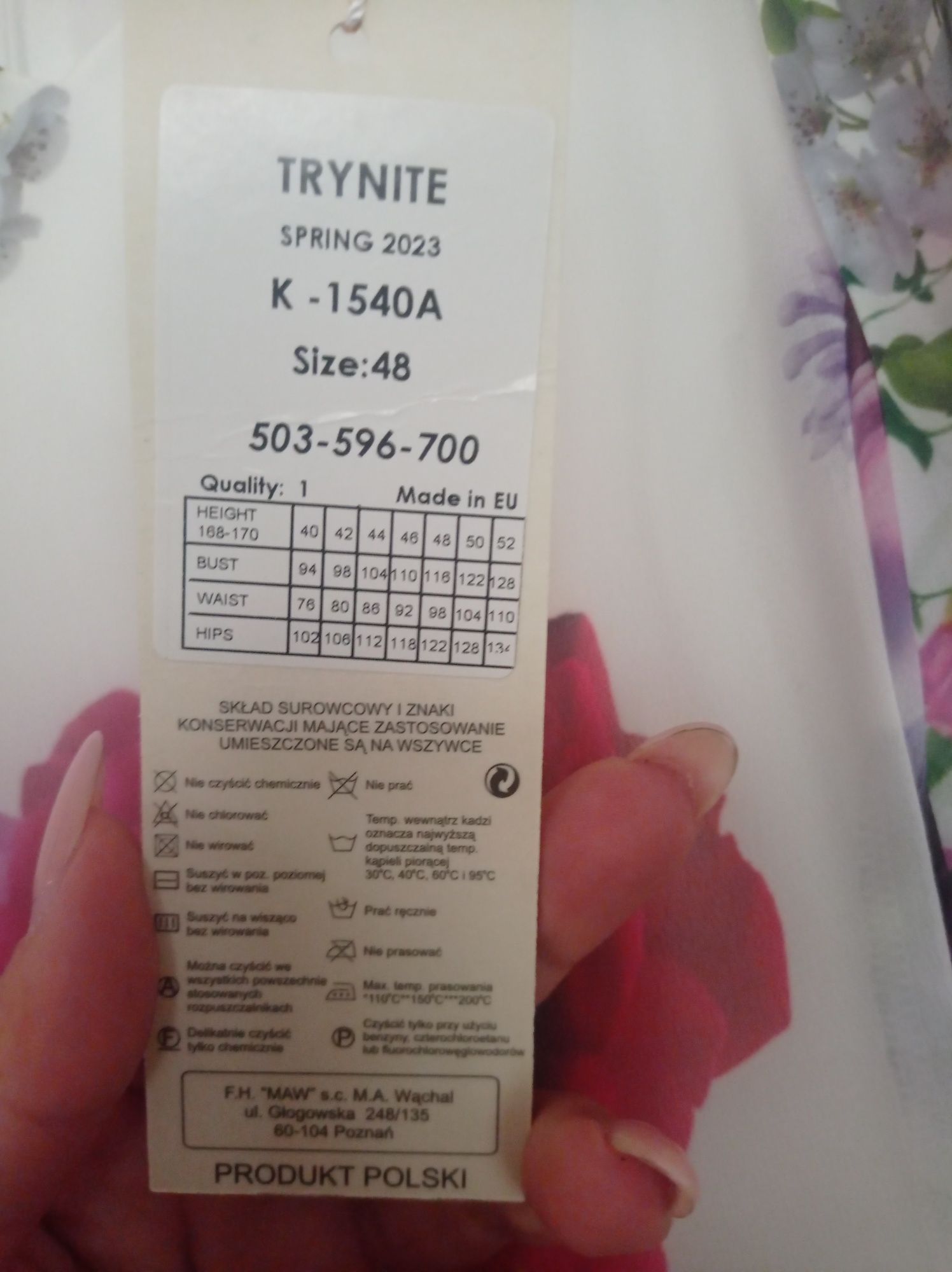 Sukienka w kwiaty
