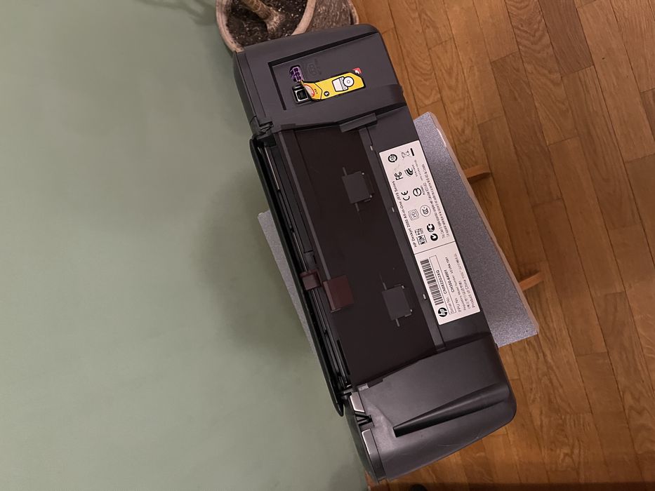 Принтер HP DeskJet 2050