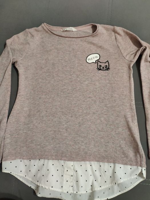 Sweterek z koszulowym dołem