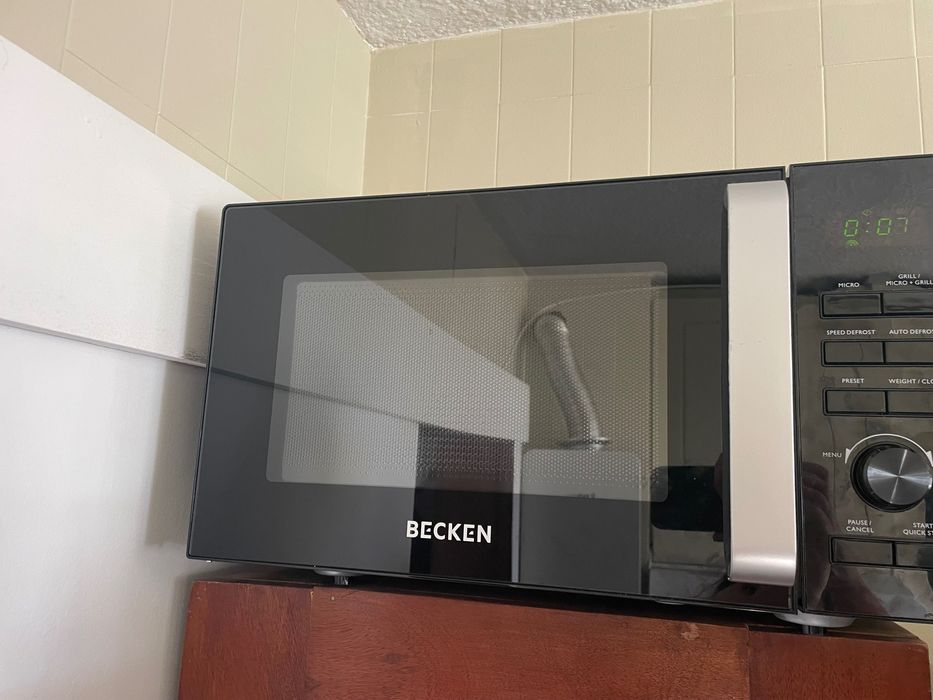 Microondas Bencken como novo