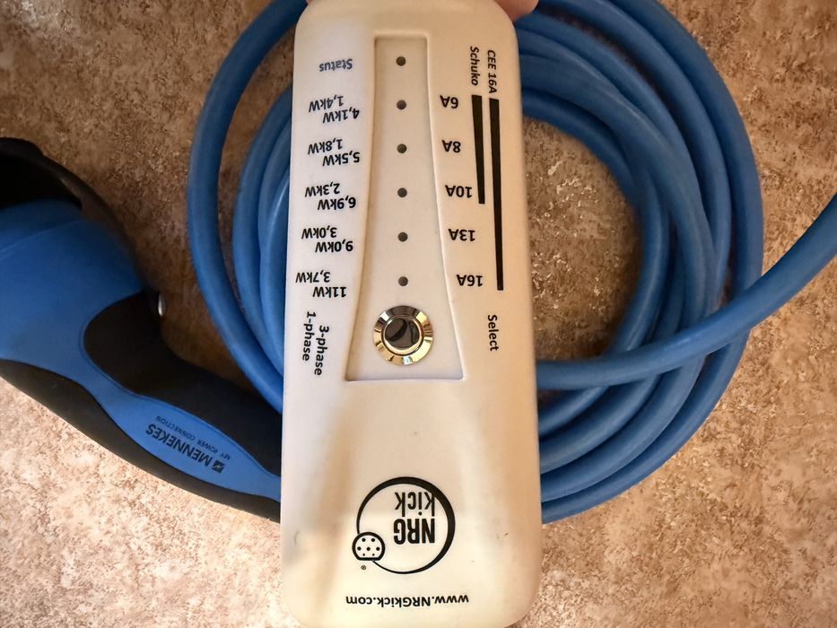 Австрійська зарядка для електромобіля Type2 одна-три фази Nrg Kick