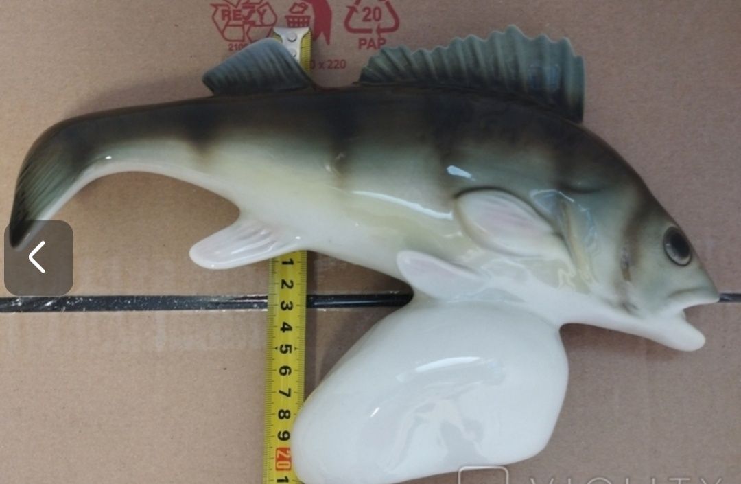 Порцелянова статуетка риба