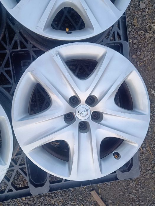 Felgi stalowe strukturalne Opel 17'' 5x105 + kołpaki