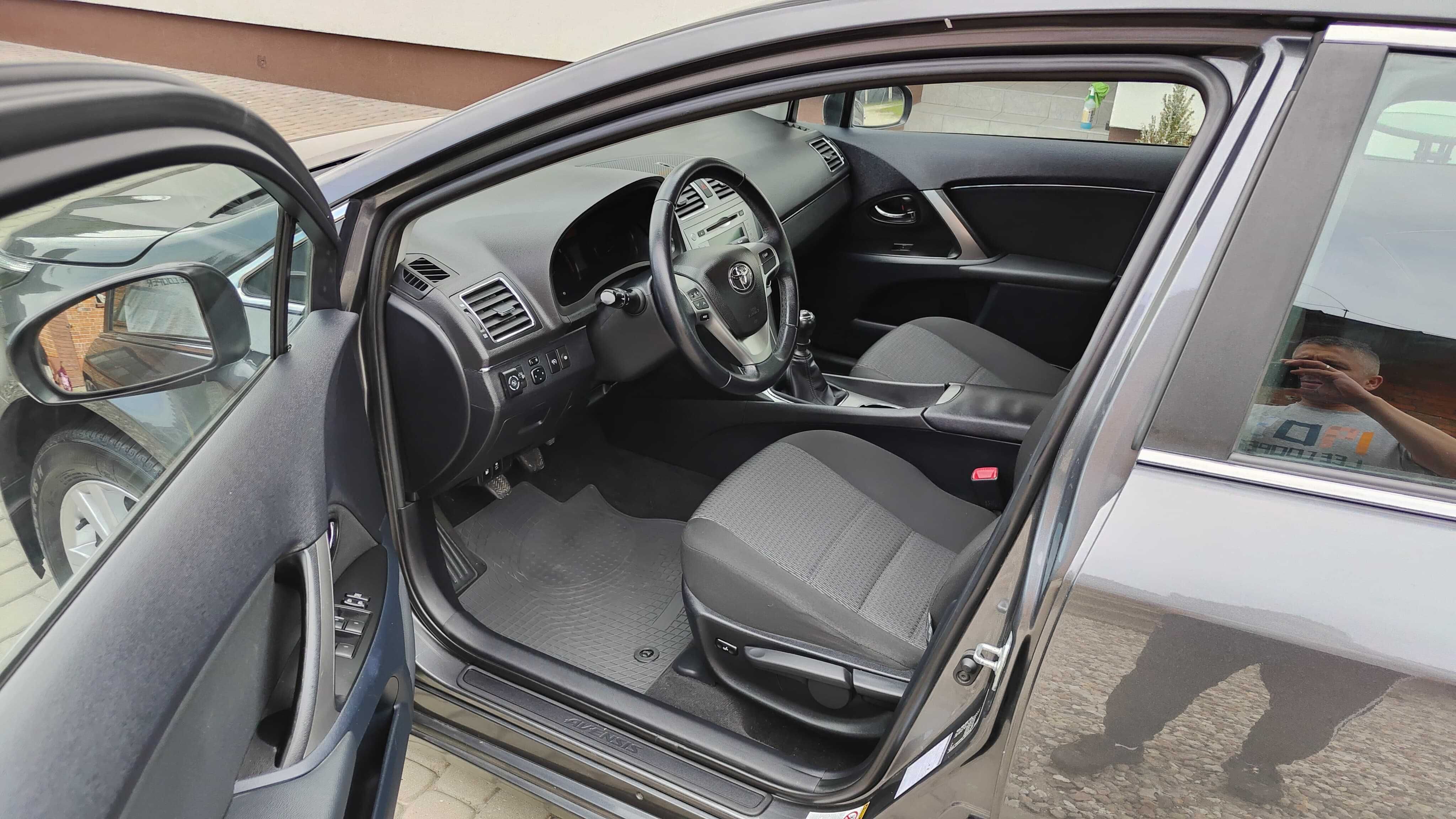Toyota Avensis Premium Salonowa LPG