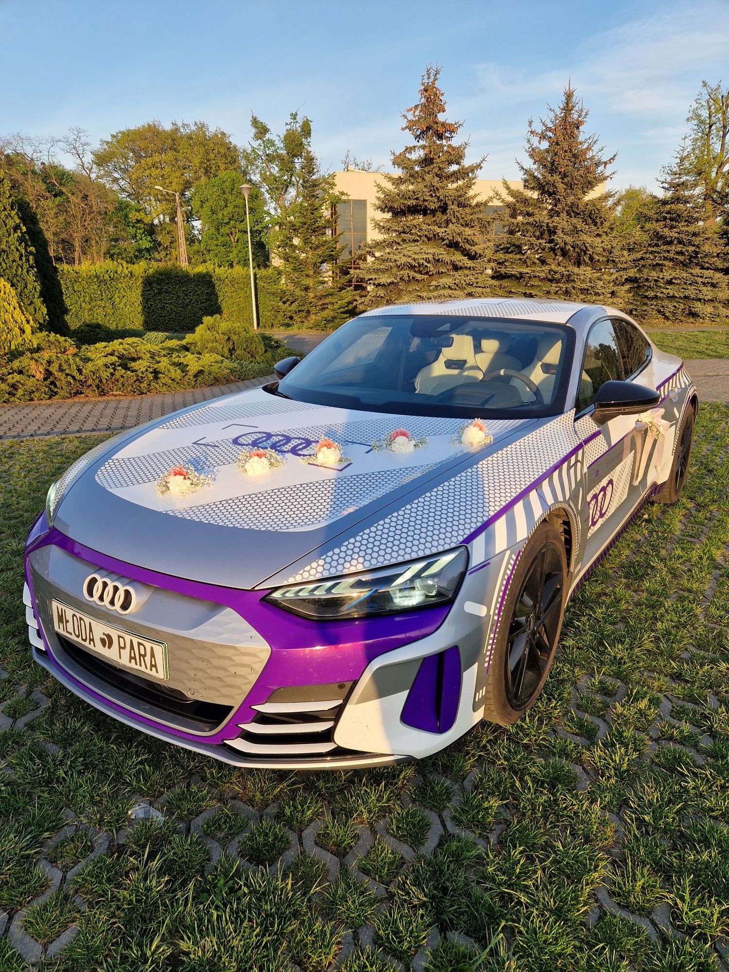 Najnowsze Audi RS E-TRON GT  lub RS5 do Ślubu DAYTONA GREY - z kierowc