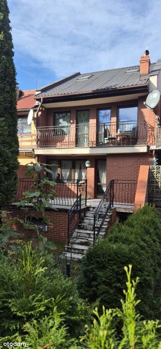 Dom szeregowy w spokojnej okolicy