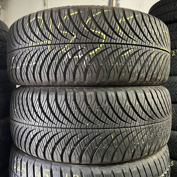 Пара всесезонної гуми 215/55/17 Goodyear