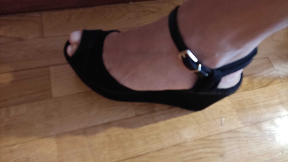 Sandálias, sabrinas e havaianas T. 39 e 40