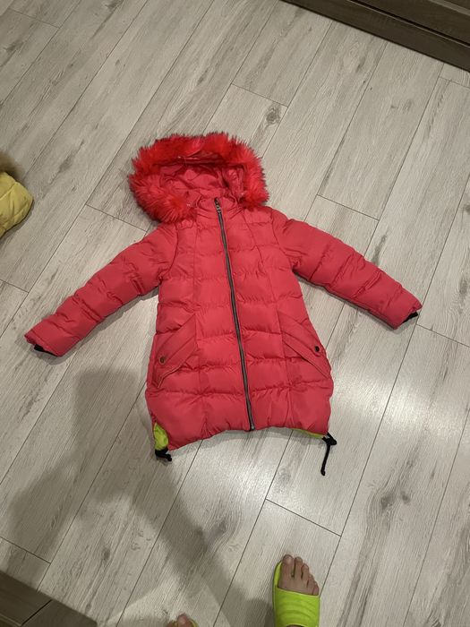 Bardzo ciepla kurtka zimowa dla dziewczynki rozmiar 122