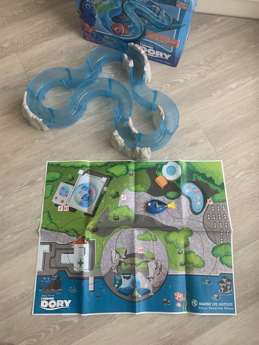 Игровой набор Zuru Pixar Finding Dory с робо-рыбкой и треком