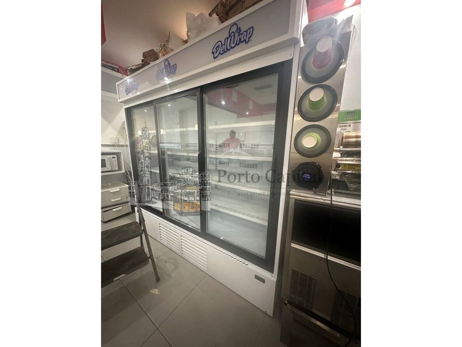 Oportunidade de Trespasse 
 Espaço de Restauração no Porto