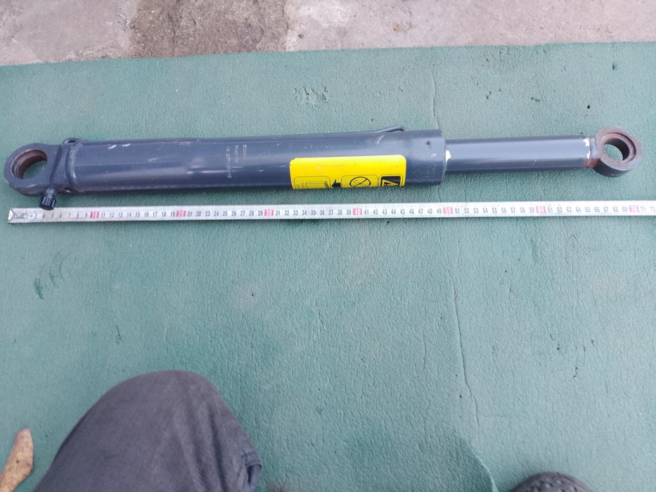 Гідроциліндр у гарному стані