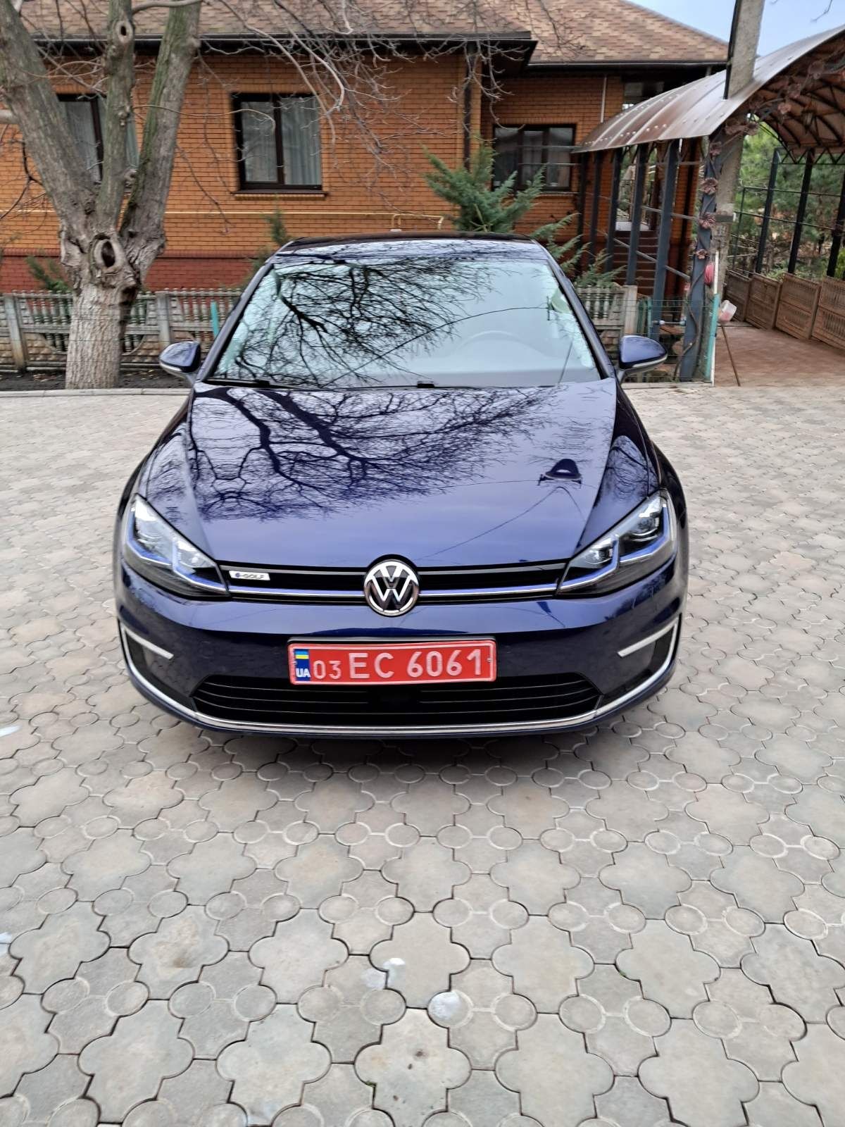 Продам Volkswagen e-golf 36kw 2018