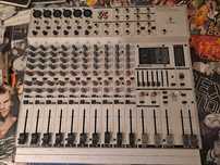 Mesas de Mistura BEHRINGER Eurorack MX1804X