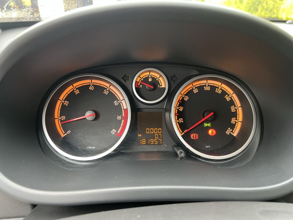 Opel Corsa 1.2 16v klima 180000km