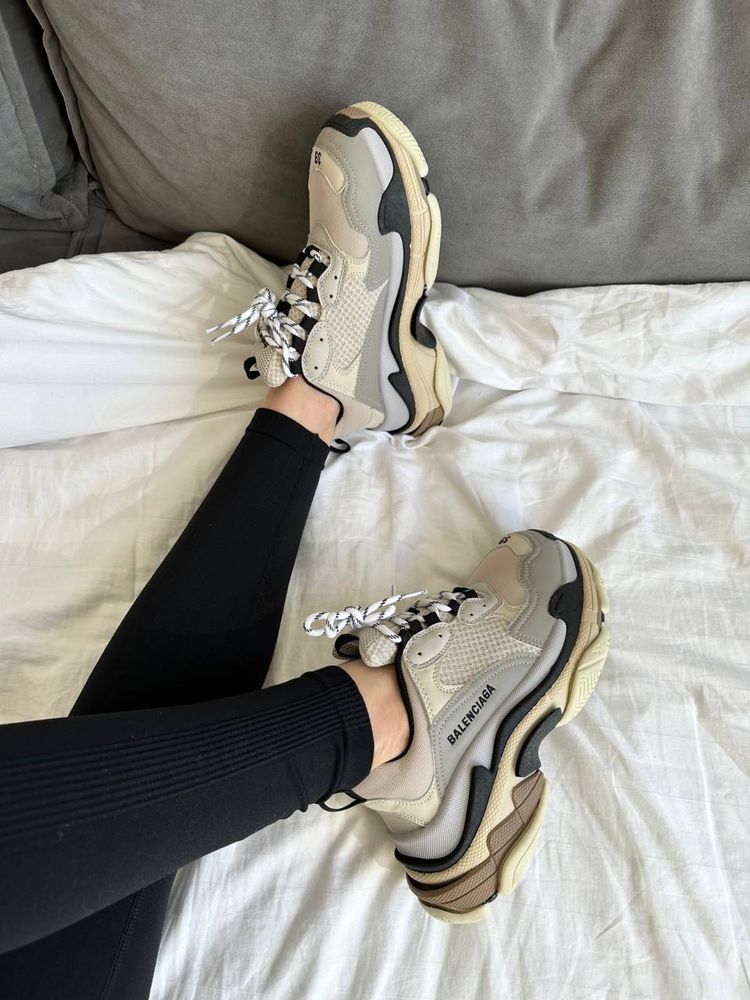 Buty Balenciaga Triple S beige grey