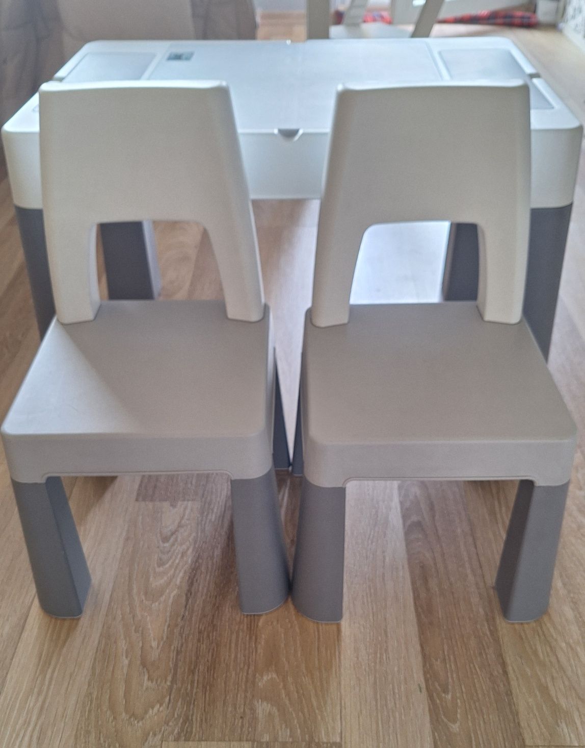 Stolik Tega z 2 krzesełkami