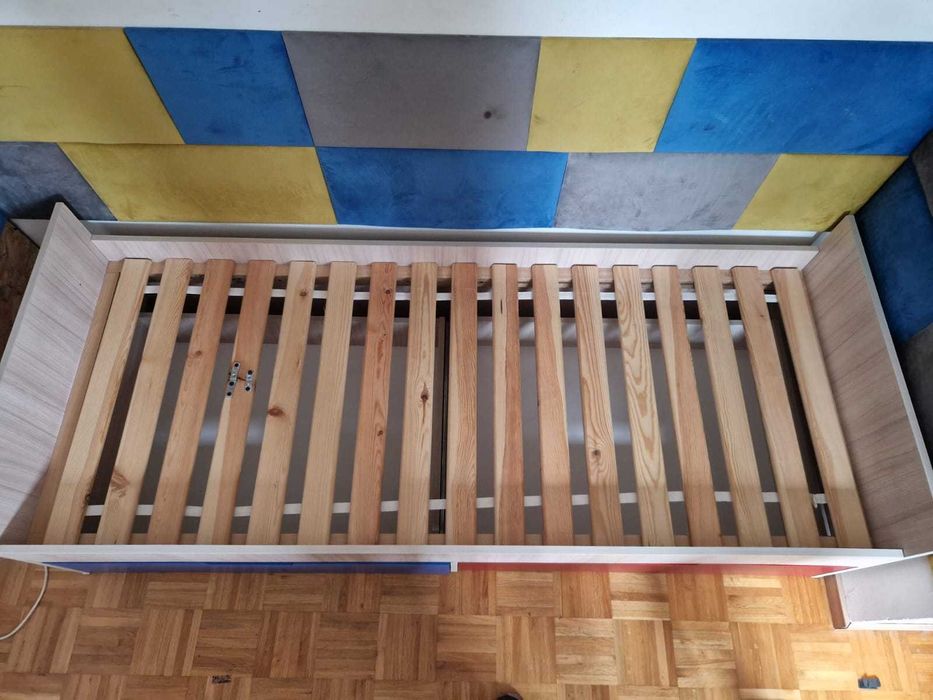 tapczan używany 2 szt.