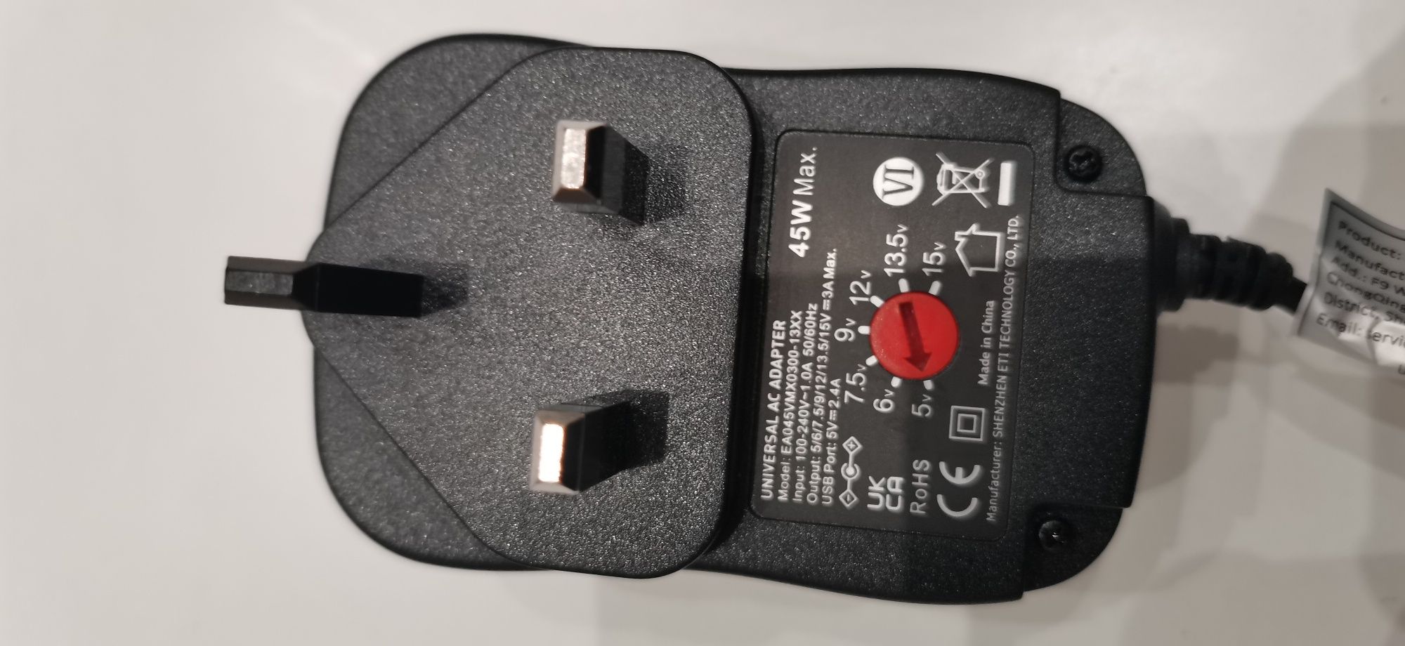 Zasilacz uniwersalny 3-12V 1A 8 końcówek anglik plus adapter na pl