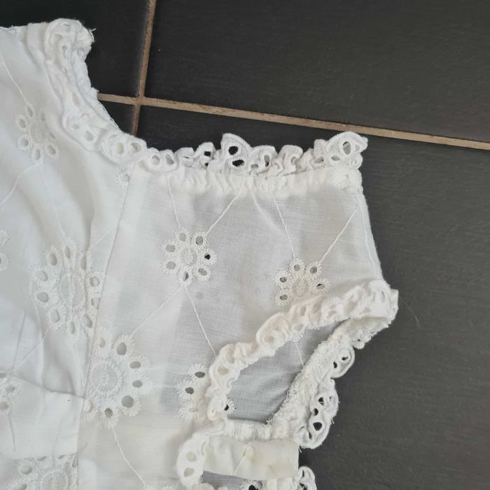 Biala sukienka dla dziewczynki 128/134