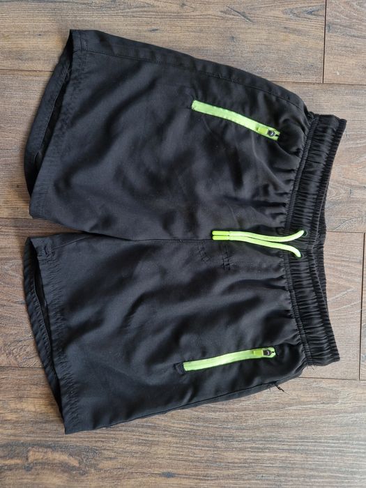 Czarne spodenki Reporter Young r.152