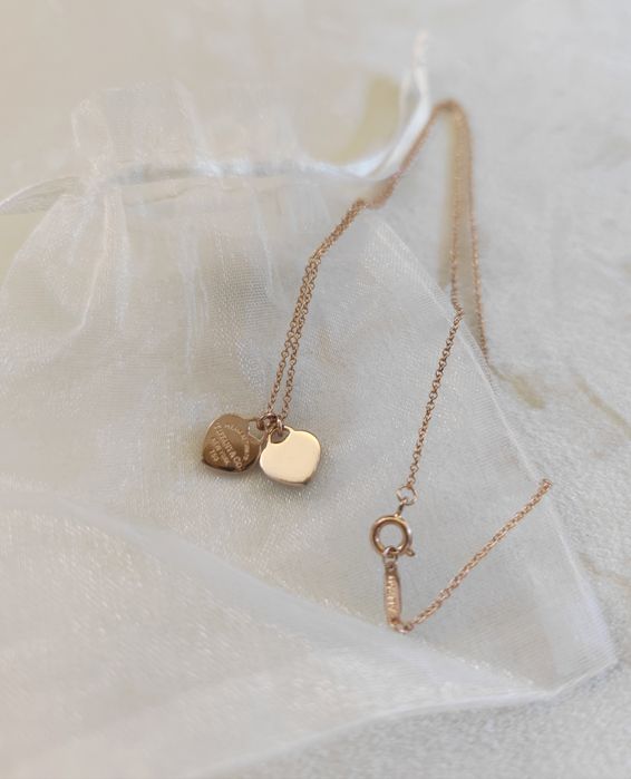 Naszyjnik z serduszkami różowe złoto T&Co