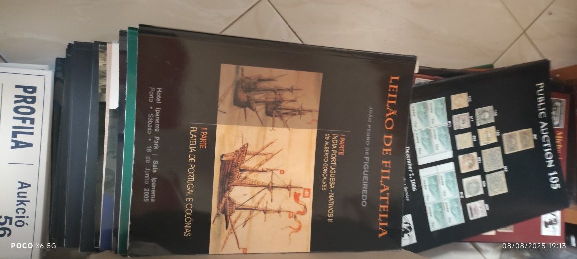 Lote enorme de catálogos leiloeiras filatélicas de todo mundo