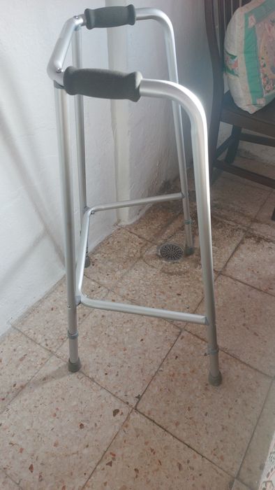 Vendo andarilho 25€