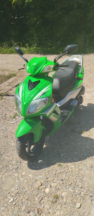 Скутер skybike 150