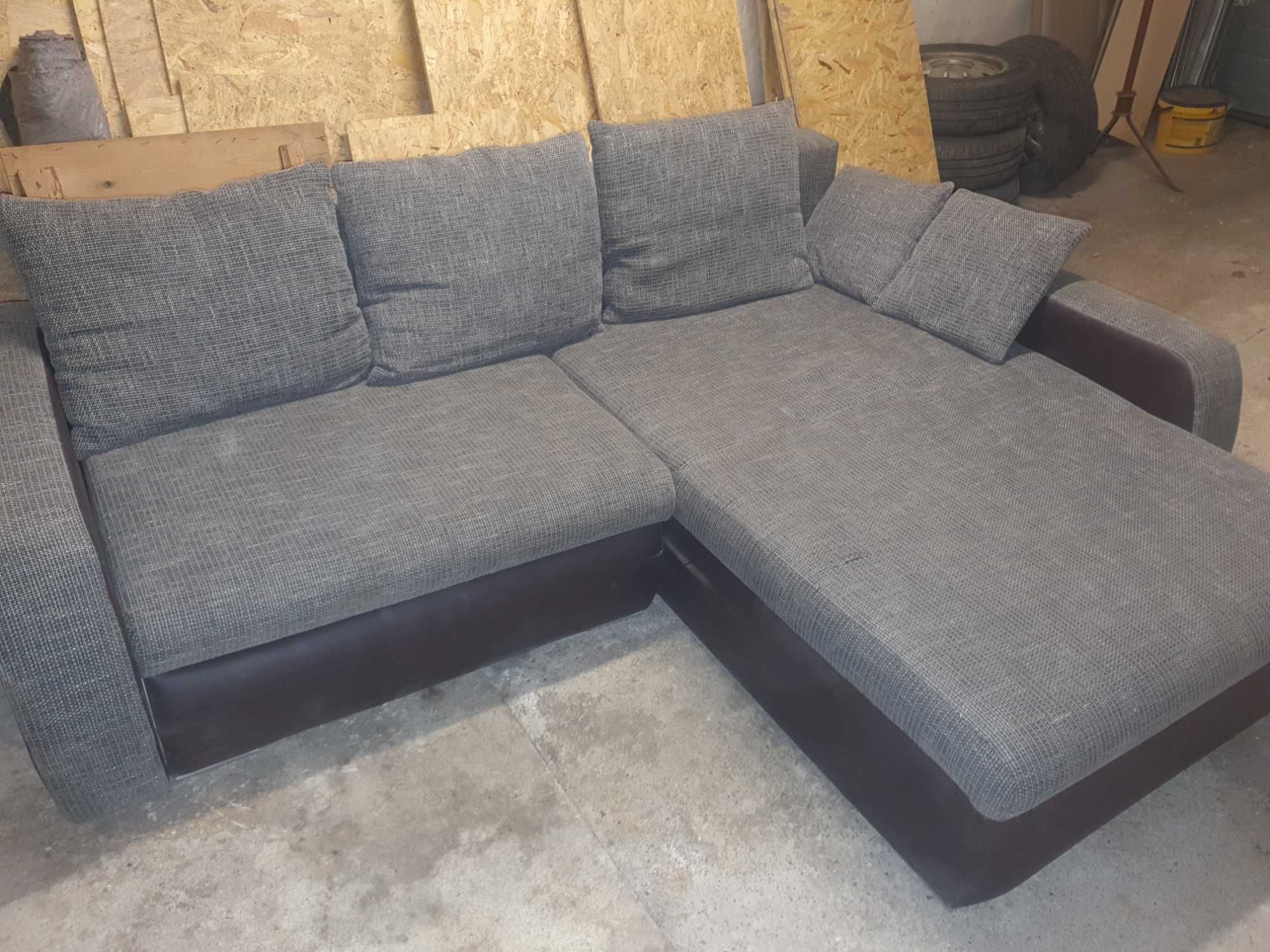 Sofa, szafka, regał, stół