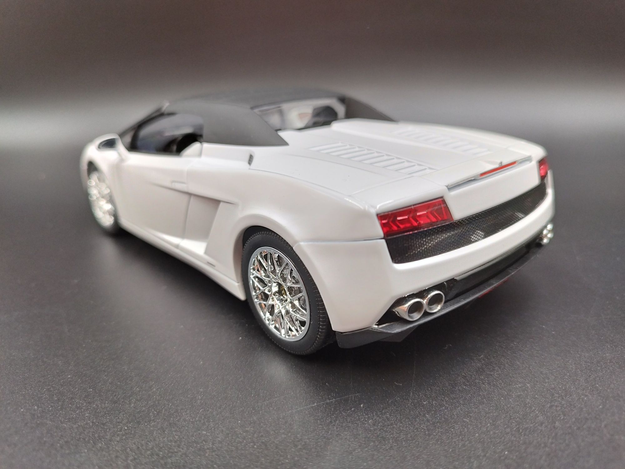 1:18 NOREV Lamborghini Gallardo LP 560-4 Spyder 2009 White model u