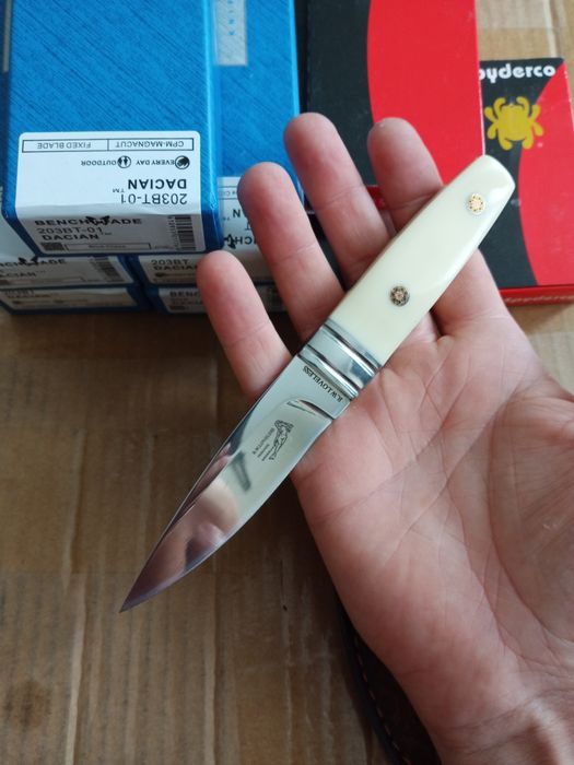 Nóż Biała noc. r. w. loveless marmur m390