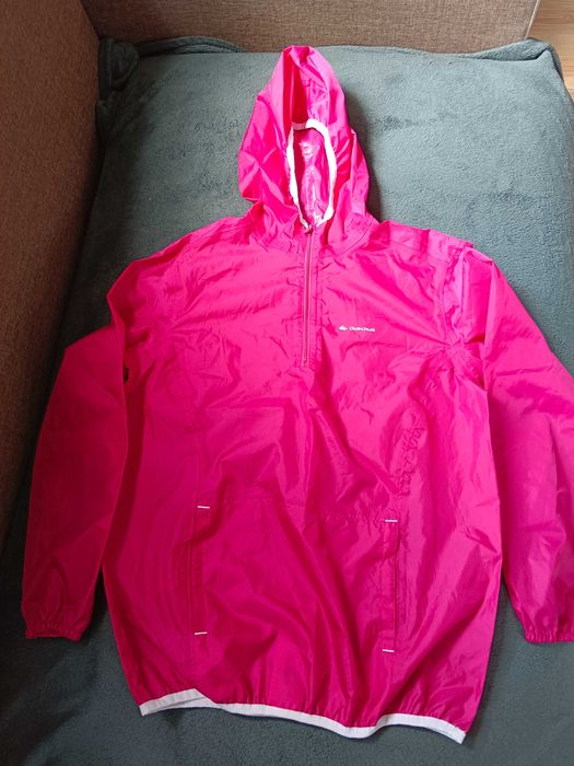 Kurtka przeciwdeszczowa cienka.