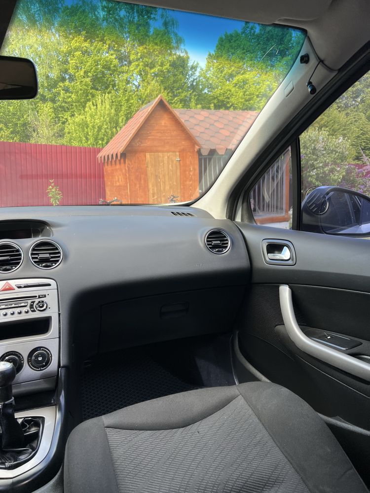 Продам пежо 308sw 2010