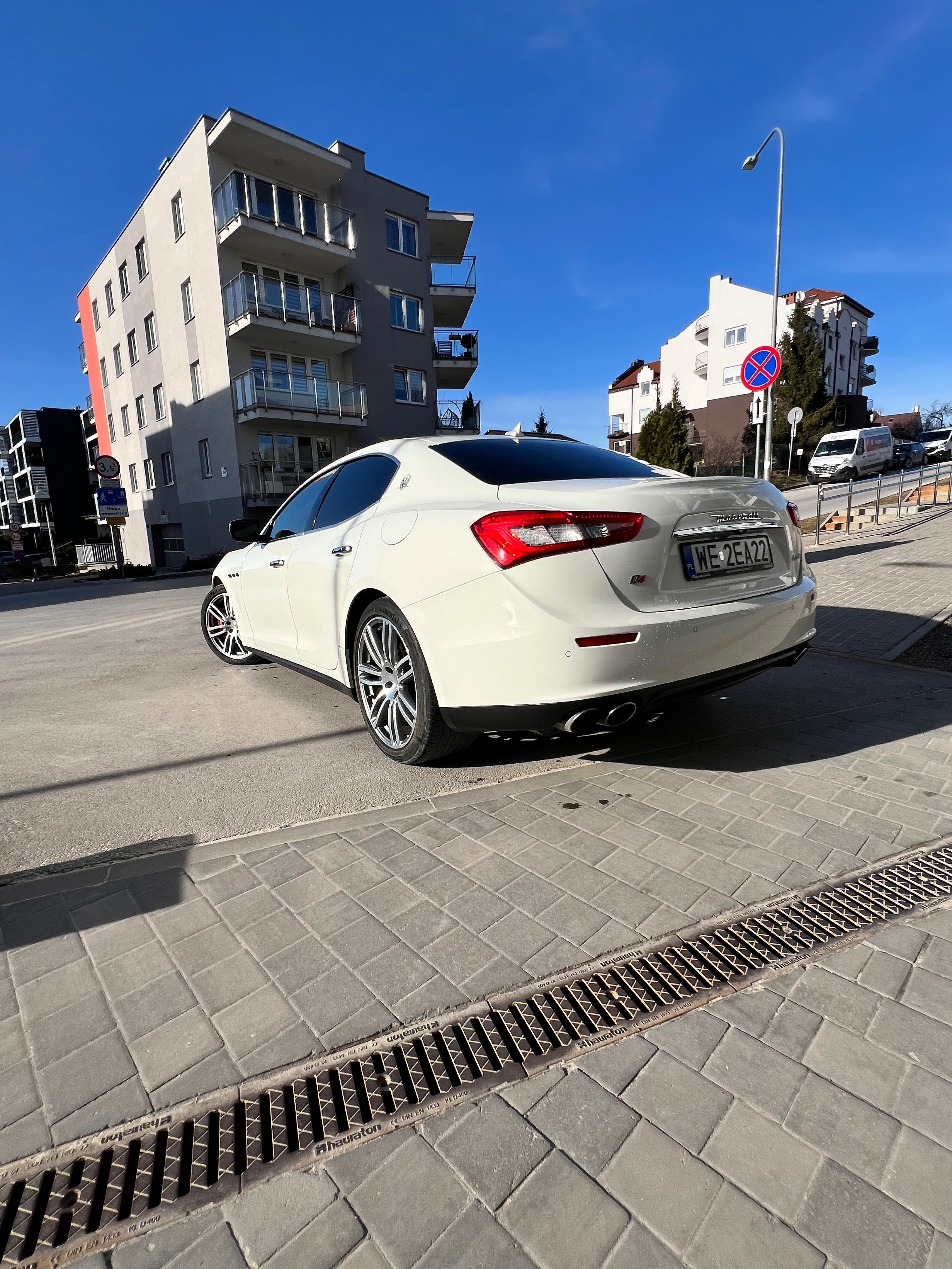 Maserati_Ghibli_3.0v6_410km_SQ4(4x4)PerfekcyjnyStan_Prywatny_EwZamiana