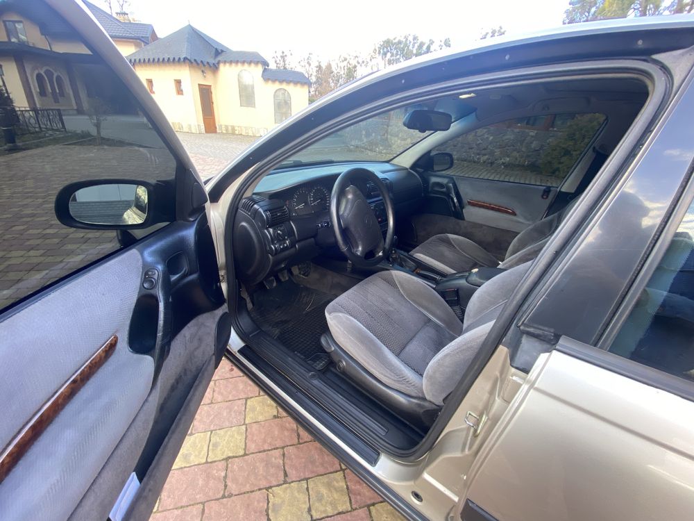 Opel Omega 2.5 (170к.с.)