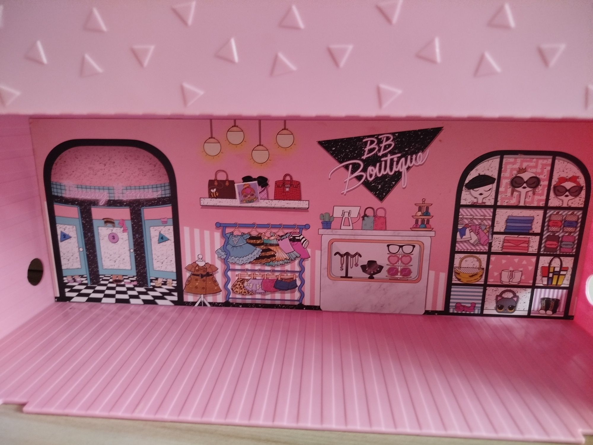 Zadbane Lol surprise domek butik półka pop up i 32 lalki